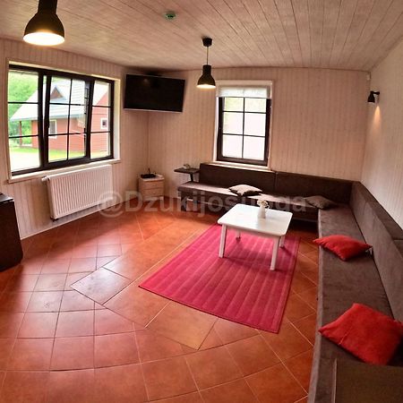 Gasthaus Dzukijos Uoga Virsurodukis Exterior foto